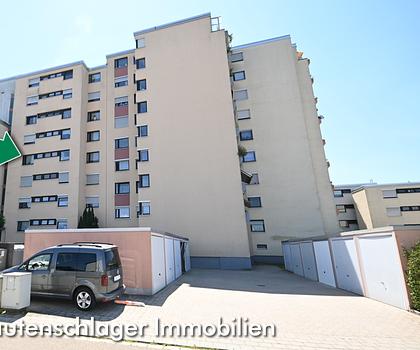 Großzügig, ruhig und mit viel Privatsphäre! 
Tolle 3-Zimmer-Wohnung in saniertem Mehrfamilienhaus