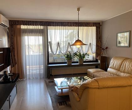 Schöner Wohnen …


4-Zimmer-Komfortwohnung mit Loggia und extra …