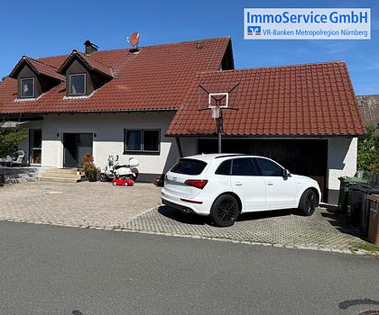 Wohnidylle am Reichswald!
Gepflegtes Zweifamilienhaus für große Familien oder Mehrgenerationen