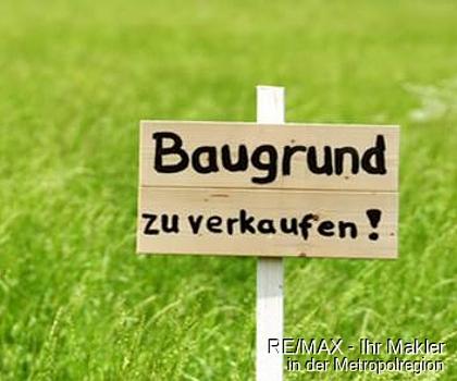 Großes Grundstück mit Baugenehmigung für 4 Reihenhäuser