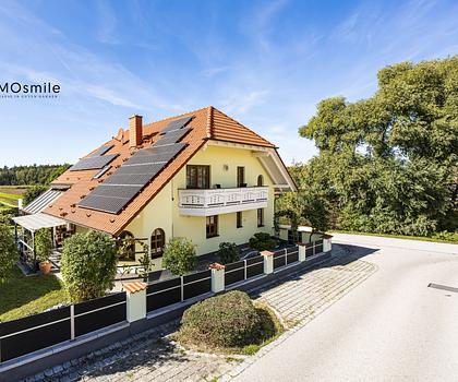Großzügiges, gepflegtes Landhaus mit Doppelgarage und Garten in Postbauer-Heng