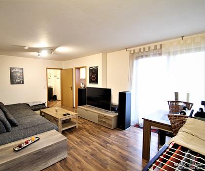 Gut aufgeteilte Wohnung mit Einbauküche und Terrasse