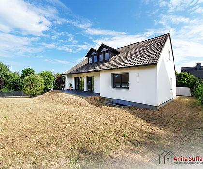Modernisiertes und kernsaniertes Einfamilienhaus mit Stil in begehrter Wohngegend