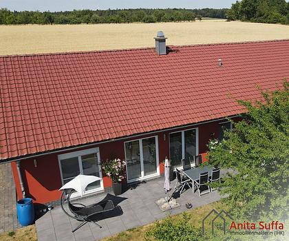 Ihr Rückzugsort im Grünen – Energieeffizienter Bungalow mit großzügigem Außenbereich!