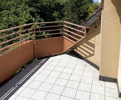 Schöne Dachgeschoss- Wohnung mit Balkon ...