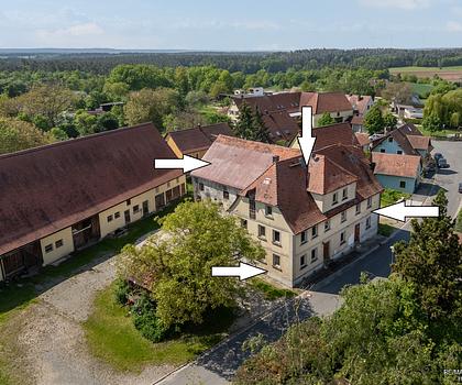 Haus und Stall kaufen
Grundstück und Scheunen pachten