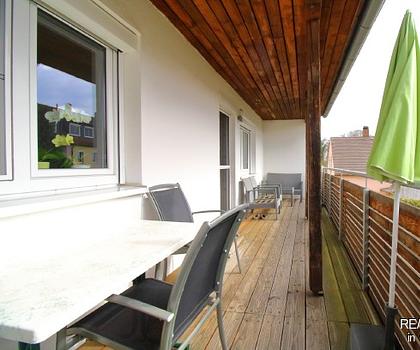 Sichere Rendite: Voll vermietetes Dreifamilienhaus mit 3 Garagen in bester Lage