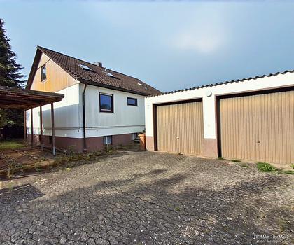 Platz für Visionen: Bestehendes Wohnhaus auf großem Grundstück mit Entwicklungspotenzial