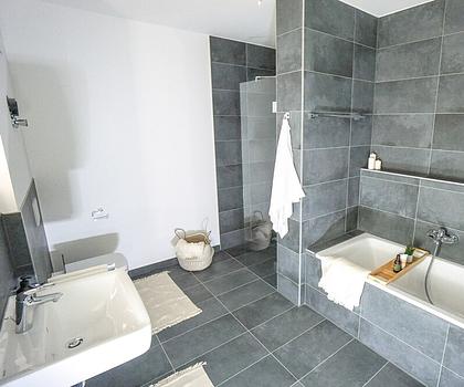 RESERVIERT! Familientraum mit Weitblick: 4-Zimmer-Neubau mit riesigem Balkon – barrierefrei!