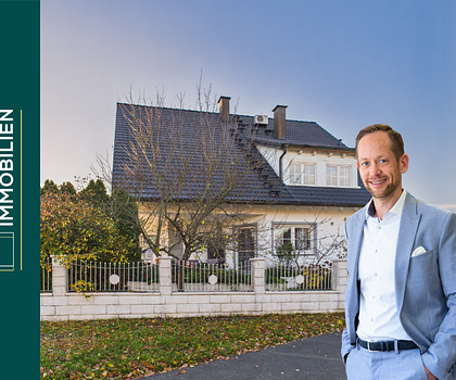 Exklusives Zweifamilienhaus mit Einliegerwohnung, Garten, Pool und Platz für Ihre Visionen!