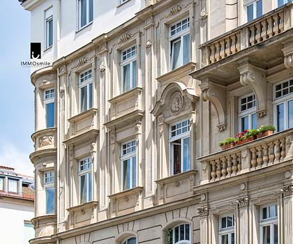 Historischer Altbaucharme trifft moderne Eleganz: Sanierte 3,5-Zi.-Whg. mit Fischgrät und moderner Deckenheizung