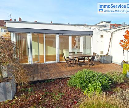 Exklusive 5-Zimmer-Maisonette-Wohnung mit Dachterrasse und zwei Carport-Stellplätzen