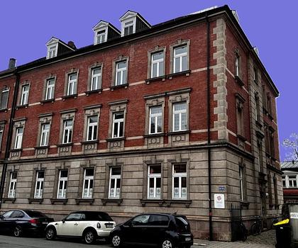 Absolute Rarität in Erlangen: 2-Zi-Altbau-ETW in UNI-Nähe