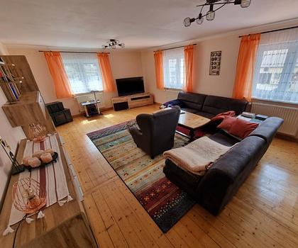 Zentrumsnah und naturnah ... 
Renovierte 4-Zimmer-Wohnung