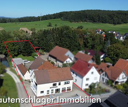 Projektentwickler? Investor? Großfamilie? Gastwirt? 
Anwesen mit viel Potential in Ezelsdorf!