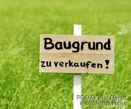 Großes Grundstück mit Baugenehmigung für 4 Reihenhäuser