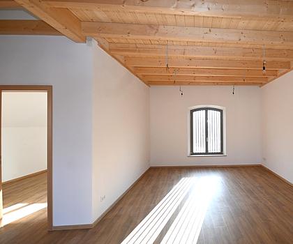 Moderne Neubauwohnung mit Altbauflair!
 3,5-Zimmer-Dachgeschoss - in Berching-Altstadt