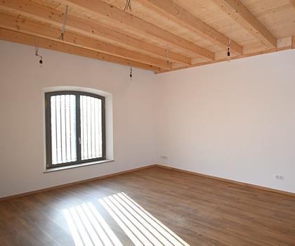 Moderne Neubauwohnung mit Altbauflair!
3,5-Zimmer-Dachgeschoss - in Berching-Altstadt