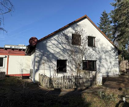 Zweite Chance am Europakanal –  Renovierungsbedürftiges Einfamilienhaus mit viel Platz in Dambach