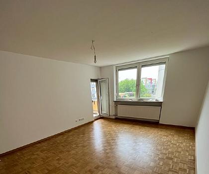 *** Besichtigung: Sa, 07.02.2026 um 15 Uhr:  Helle 3 Zi-Whg. , Balk., Nbg.-Ziegelst.