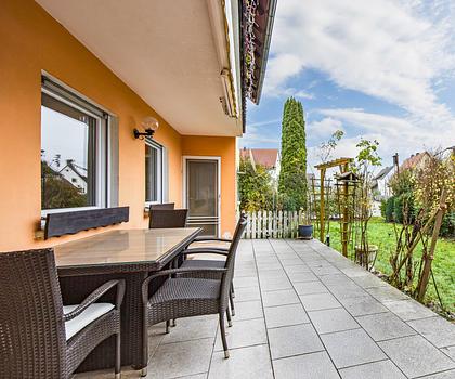 Sonnige 3-Zi. Terrassenwohnung mit Gartenanteil und Garage in Winkelhaid