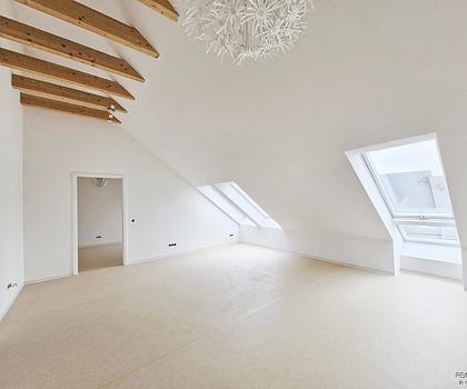 Moderne Dachgeschosswohnung mit Aufzug, Fußbodenheizung & Tiefgarage