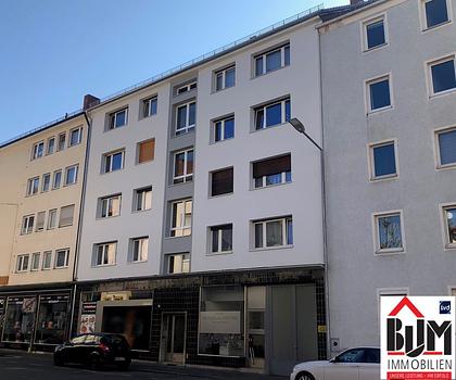*3 Zimmer - renoviert - Südbalkon - Stellplatz oder Garage möglich*