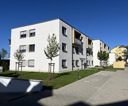 Koffer packen und einziehen!
Neuwertige 3-Zimmer - Erdgeschosswohnung in Roth