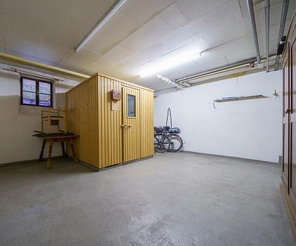 Großzügiges Souterrain zum Selbstausbau!