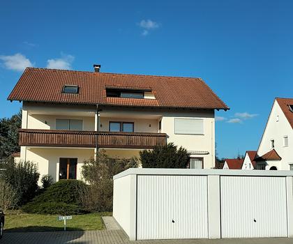 Helle 3-Zimmer-Dachgeschoss-Wohnung mit Süd-Loggia