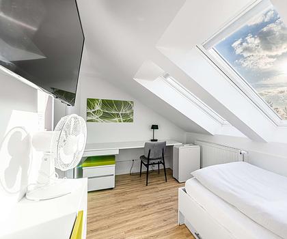 HEGERICH: Stilvolles, modernes Apartment mit garantierten Mieteinnahmen am Golfplatz Fürth