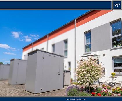 Modernes lichtdurchflutetes Reihenhaus mit attraktiven Außenbereichen