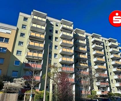 Gepflegte 3-Zimmer-Wohnung mit Traumblick auf die Peterskirche