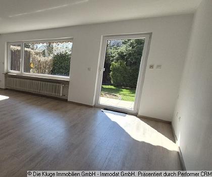 Freundliches Reihenhaus mit gepflegtem Grundstück mit Garage im Nürnberger Osten