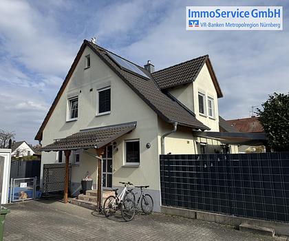 Freiwerdendes Einfamilienhaus mit Garage und einem weiteren Stellplatz