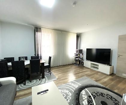 Renovierte 4 Zimmer- City- Wohnung
