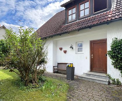 Idyllischer Gartentraum in Ebermannstadt/ Moggast
Großzügig wohnen, wo andere Urlaub machen!