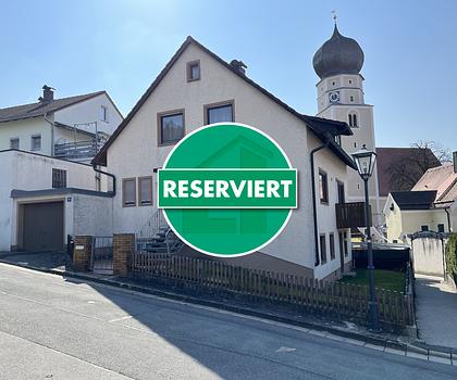 Günstige Gelegenheit.
Einfamilienhaus mit Garage in Velburg