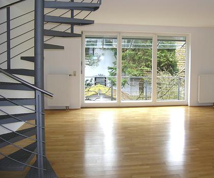 2-Zimmer-Maisonette-Wohnung mit Balkon und Carport