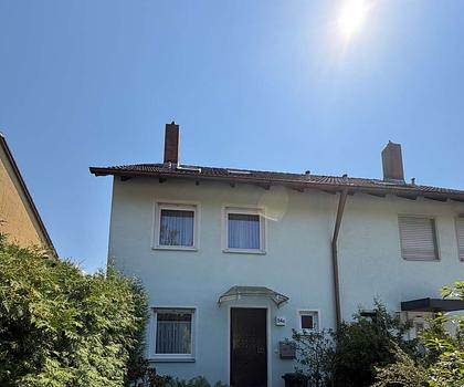Familienglück mit Garten – Gepflegtes Reihenhaus in ruhiger Lage von Schwabach-Penzendorf