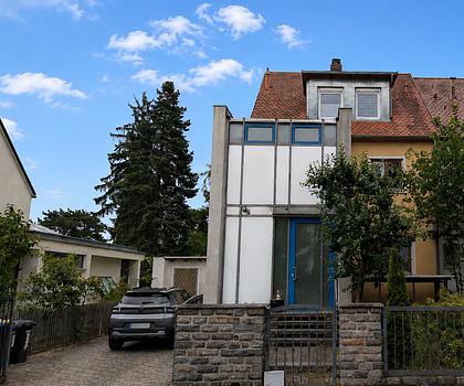 Familienfreundliches Reihenendhaus mit großem Garten in Nürnberg-Zabo