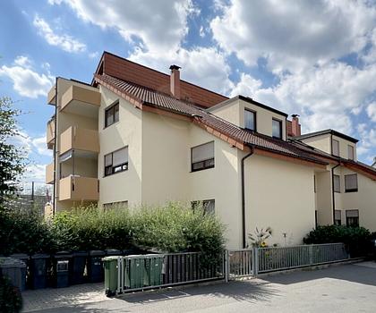 Clevere Kapitalanlage in Forchheimer Zentrumsnähe: Attraktive Dachgeschoss-Wohnung mit Stellplatz