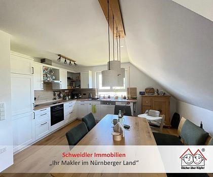 WOW!!! Sonnige 3-Zimmer-DG-Wohnung mit Balkon, EBK, Carport und Kfz-Stellplatz in Simmelsdorf-OT